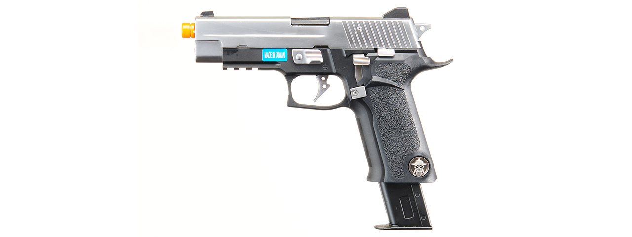 WE Tech Full Metal P-Virus Two-Tone Gas Blowback Airsoft Pistol (BLACK/SILVER)